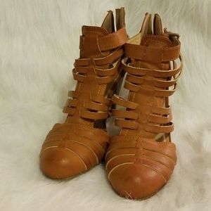 Sexy closed toe sandals! 7.5